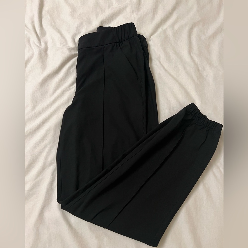 Lululemon pleated pants